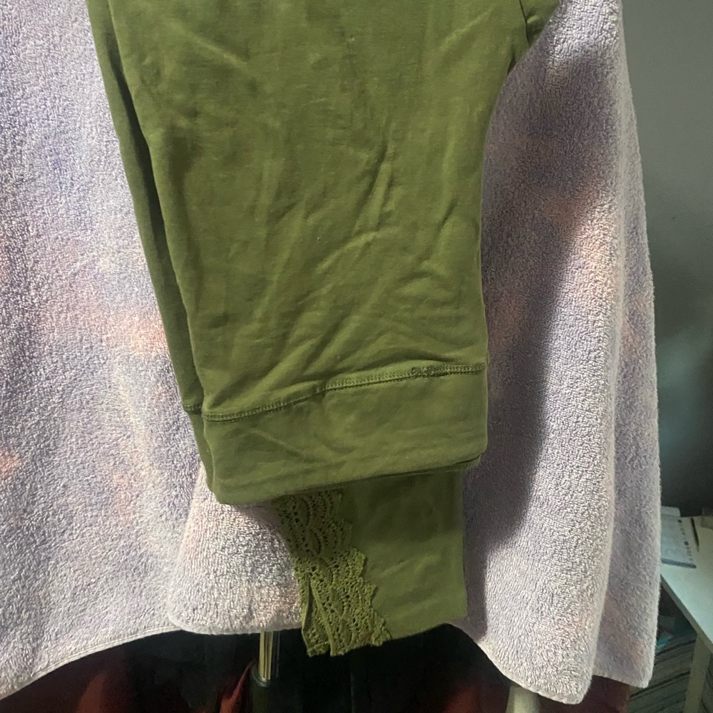 green leggings